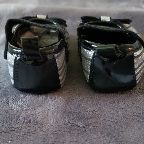 NWOT Mary Jane crib shoes - Picture 3 of 5